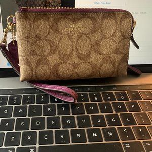 Authentic  Coach  Wristlet